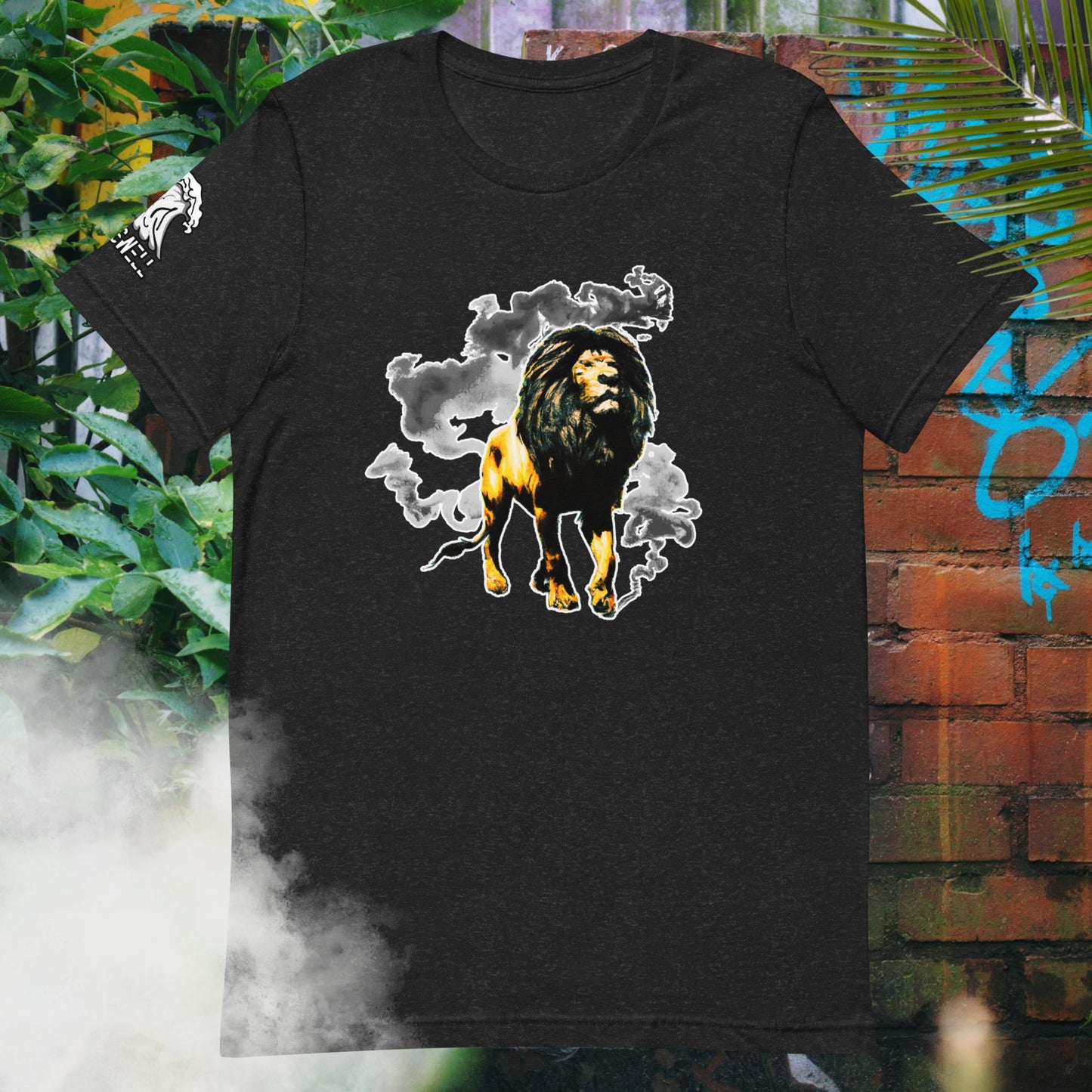 Lion Smoke T